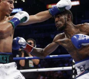 Титульный бой американских легковесов - Гарсия отобрал чемпионский пояс IBF у Истера-младшего