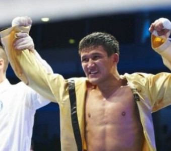 Hollywood Fight Night 12 - Асхат Уалиханов отметился третьей победой на профи ринге
