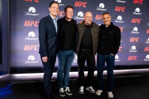 «Всё, что Дэйна Уайт сделал в боксе…» Босс Top Rank оценил дебют Zuffa Boxing