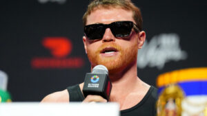 Канело Альварес Иглесиасқа қарсы бос титул үшін жекпе-жектен бас тартты