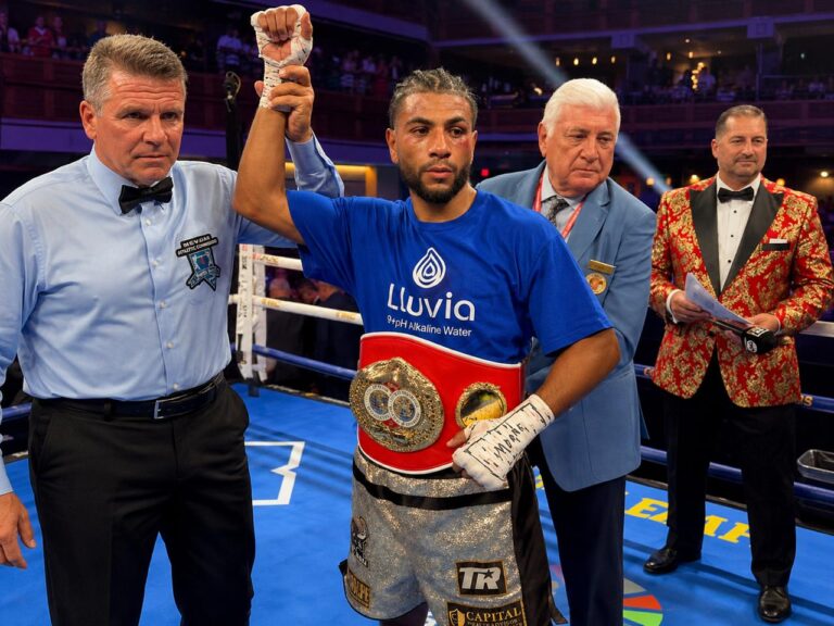 Zepeda WBC чемпионы атанды, Muratalla қатарынан екінші Олимпиада чемпионын жеңді